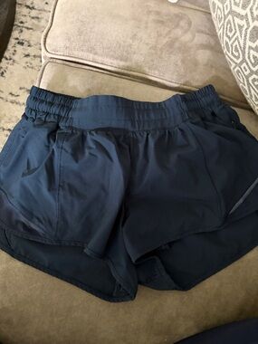 Lululemon hotty hot Women’s Navy Athletic Shorts